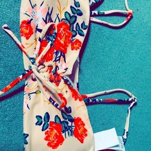 Roxy Hawaiian swimsuit top size Medium